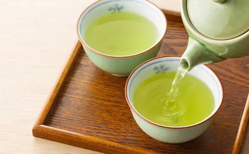 Bệnh ECZEMA và cách điều trị tại nhà nhờ uống trà xanh kết hợp bôi kem thảo dược