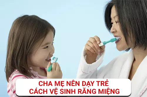 cha-me-nen-day-tre-cach-ve-sinh-rang-mieng-de-khac-phuc-mieng-co-mui-hoi.webp
