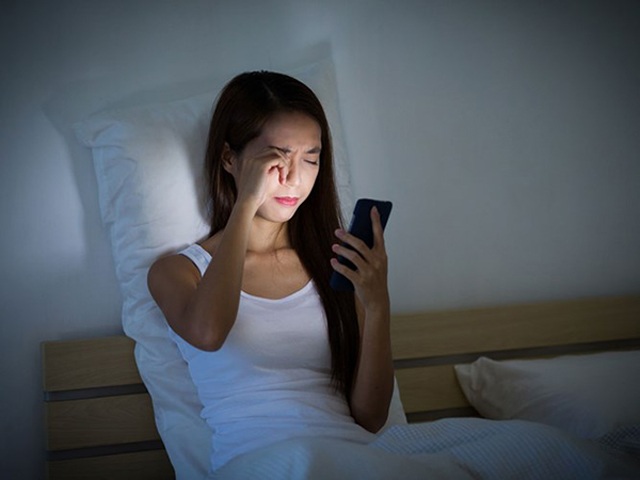 Thức khuya là nguyên nhân khiến lupus khởi phát cũng như trầm trọng hơn